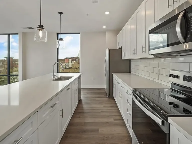 327 W Summit Hill Dr #414 — Photo 25