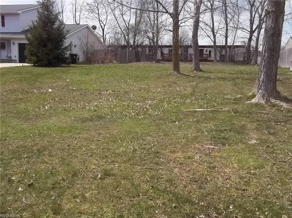 5846 Springwood Dr, Mentor On The Lake, OH 44060