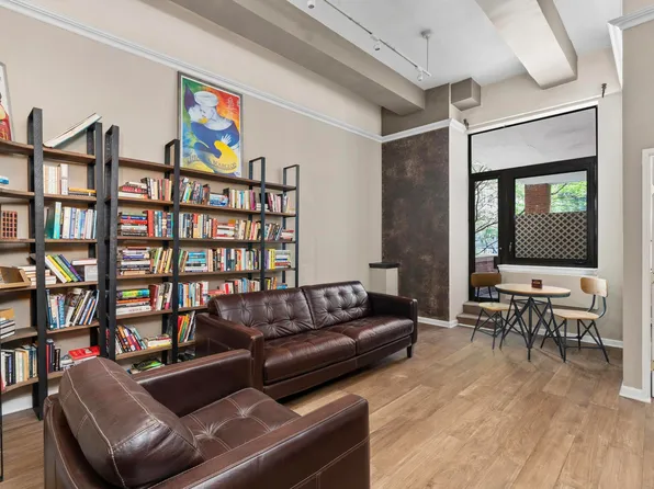 310 East 46th Street 4L image 3 of 13