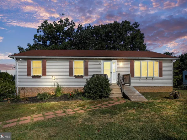 9106 Crystal Falls Dr, Boonsboro, MD 21713