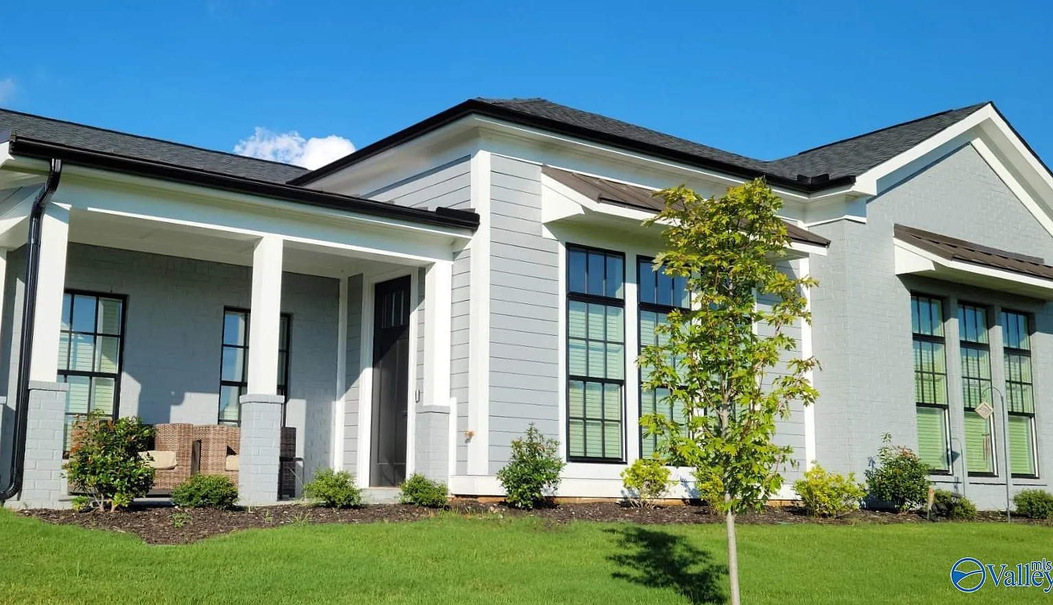 3 bed, 2.0 bath, 1790 sqft, $2,100 — Photo 1