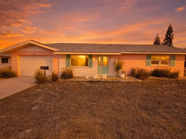 601 Allegheny Dr, Sun City Center, FL 33573