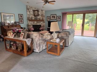6764 S Yale Dr, Franklin, WI 53132