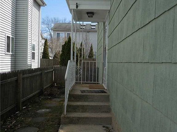 2nd image of 20 Pequot Ave #B
