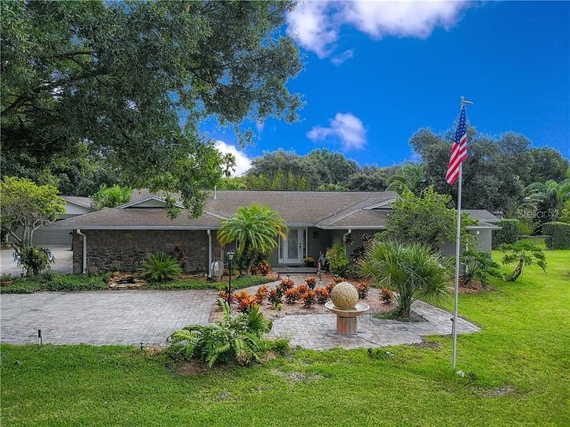 Welcome to 1097 Salsona Avenue!