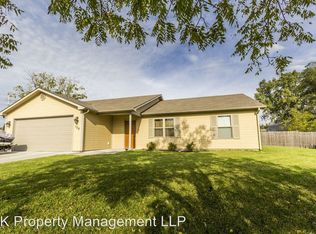 105 Kopp Dr, Manhattan, KS 66502