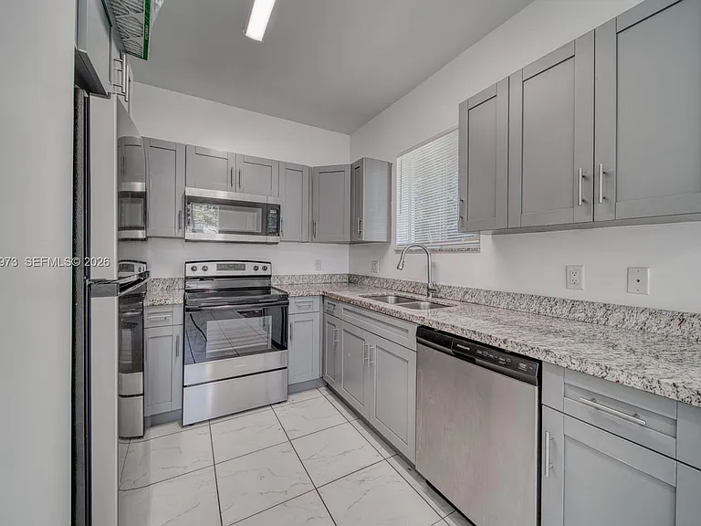 14708 NE 7th Ave #14711 — Photo 20