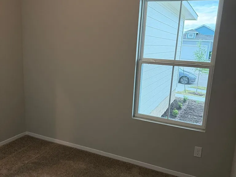 2615 Deren Ln — Photo 13