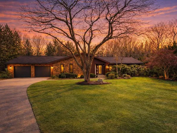 5654 W Vintage Hills Trl, La Porte, IN 46350