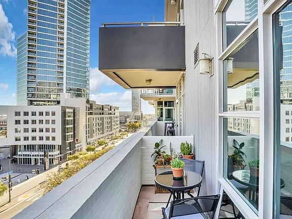 2nd image of 206 Park Blvd Unit 206
