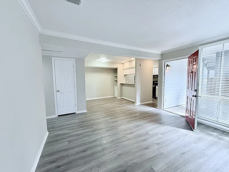 B1 - 2BD, 1BA - 894SF - Living/Dining Room