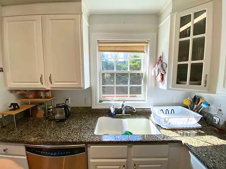 523 Hancock St #5 — Photo 11