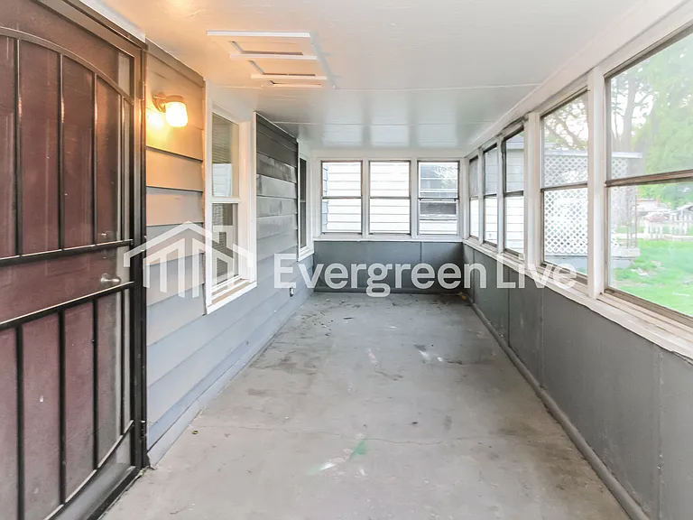 2230 N Butler Ave — Photo 3