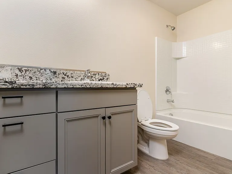 2467 Oakmont Cir — Photo 12