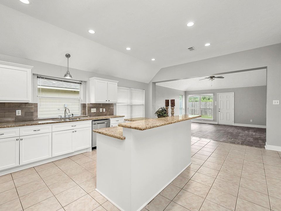 1st image of 20314 Pomegranate Ln
