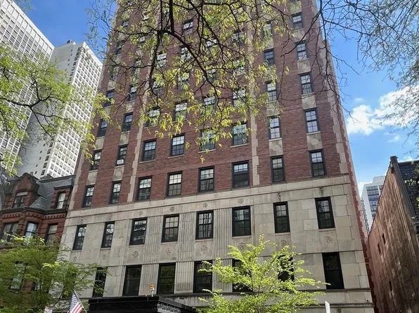 (undisclosed Address), Chicago, IL 60611
