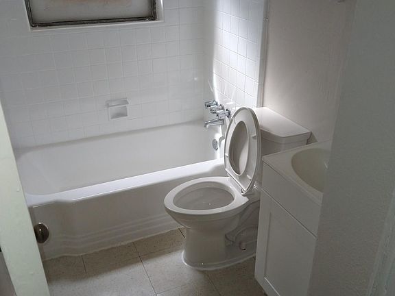 3rd image of 6536 Canal Blvd