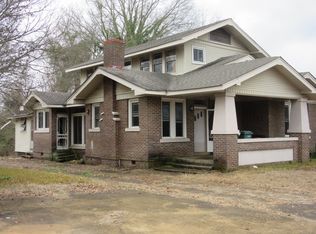 313 E Calhoun St, Magnolia, AR 71753