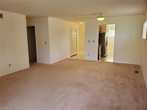5th image of 459 Rockledge Ln