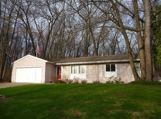 549 Adapointe Dr SE, Ada, MI 49301