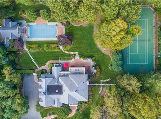 7 Toboggan Hill Path, Cold Spring Harbor, NY 11724