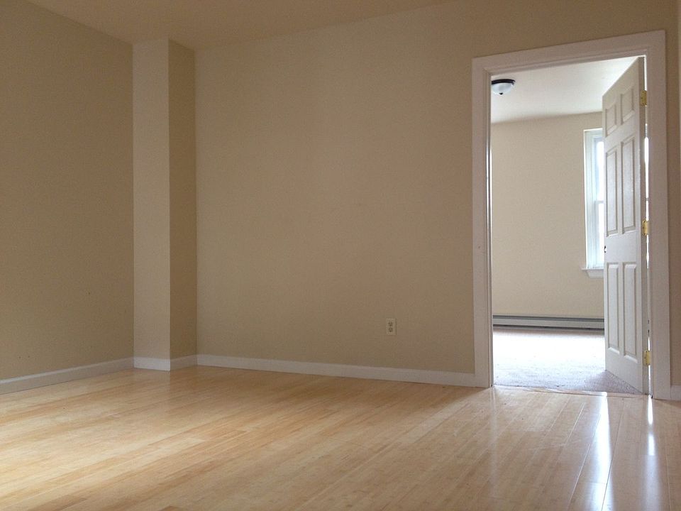 Building Photo 3