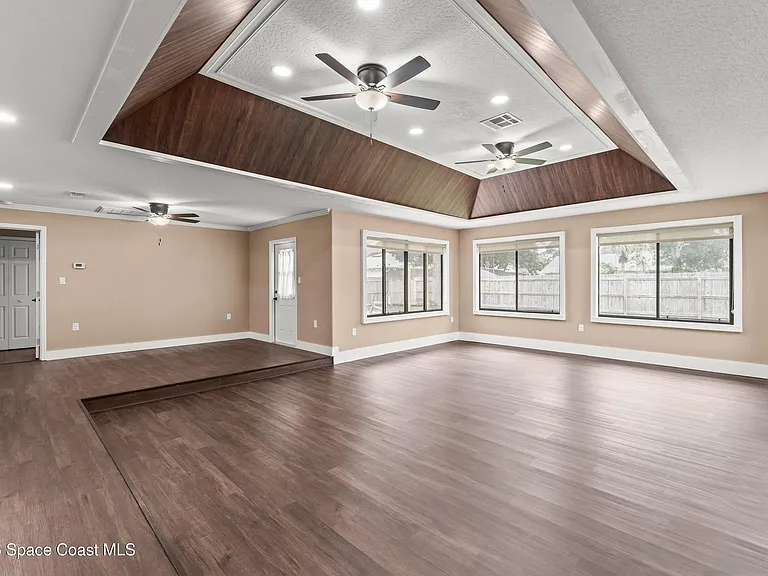 6424 Dane Ave — Photo 10