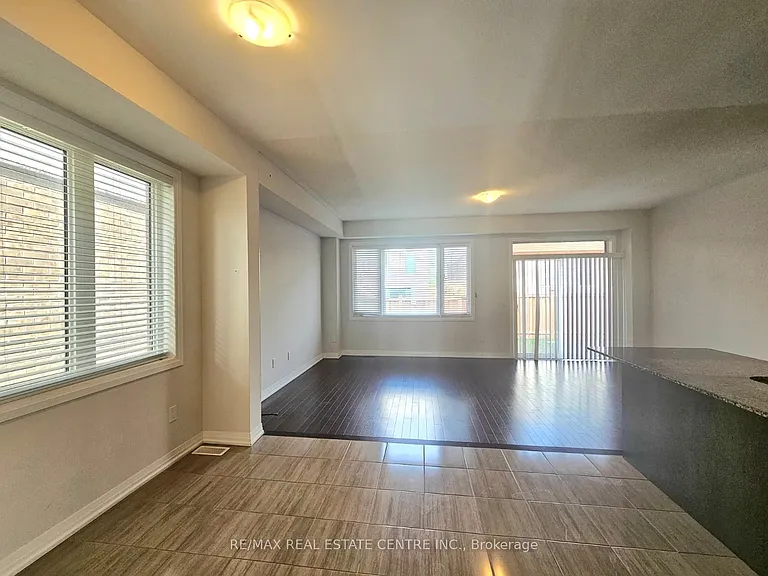109 Freedom Cres — Photo 3