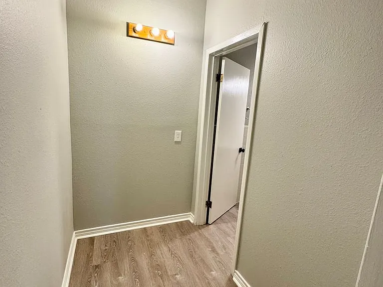 705 Sunrise Ave — Photo 53