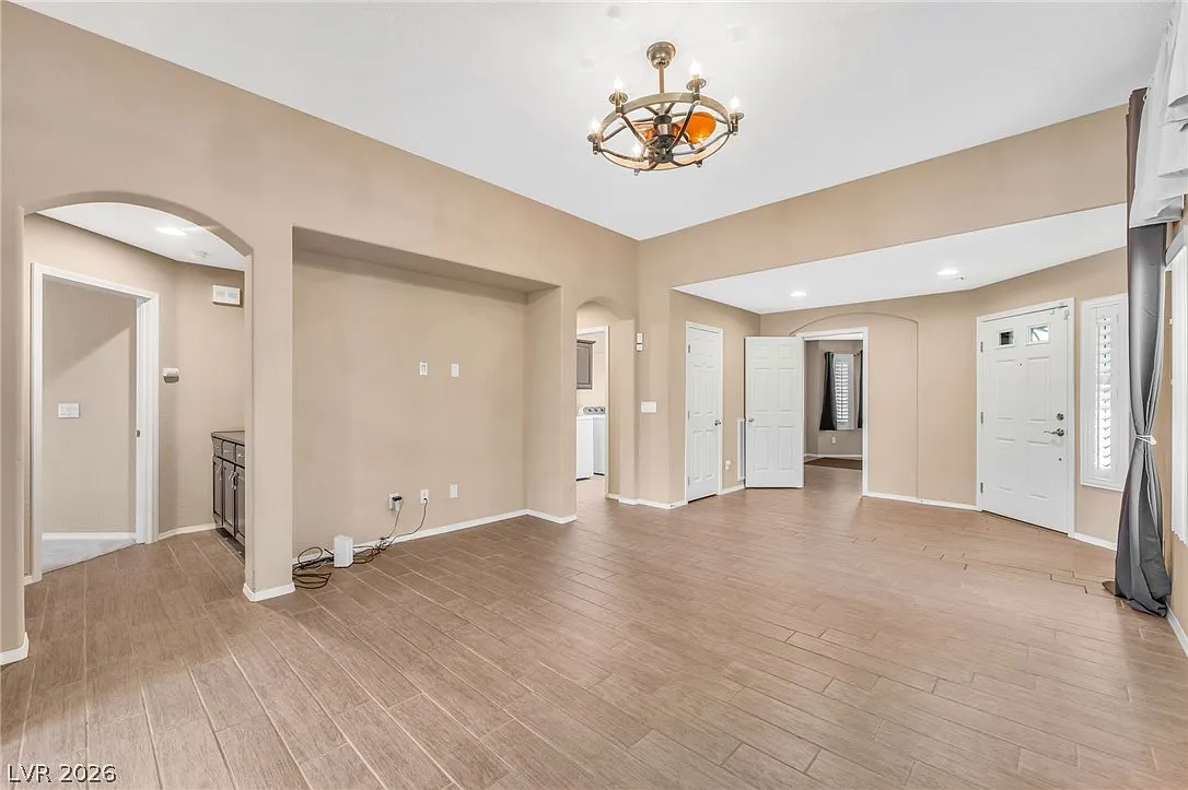 2 bed, 2.0 bath, 1393 sqft, $2,200 — Photo 3