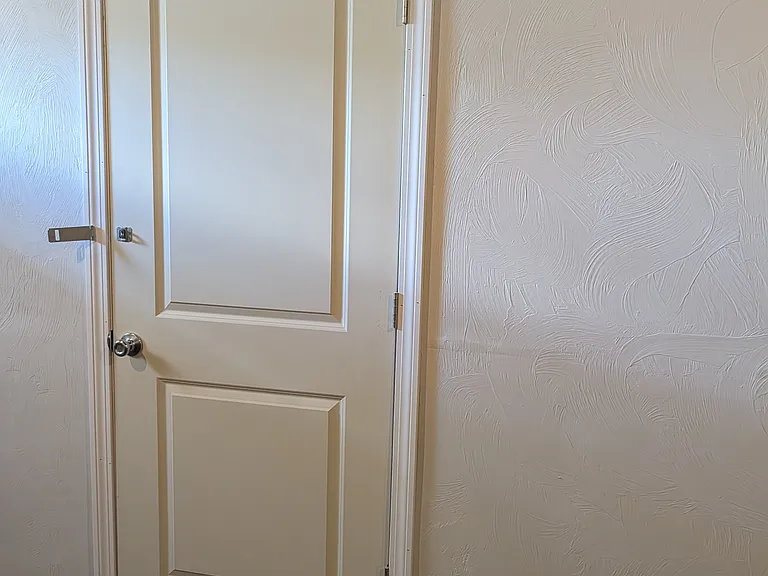 1934 Smith St #2 — Photo 14