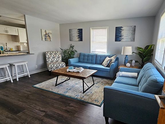 2nd image of 4609 Cass St #4