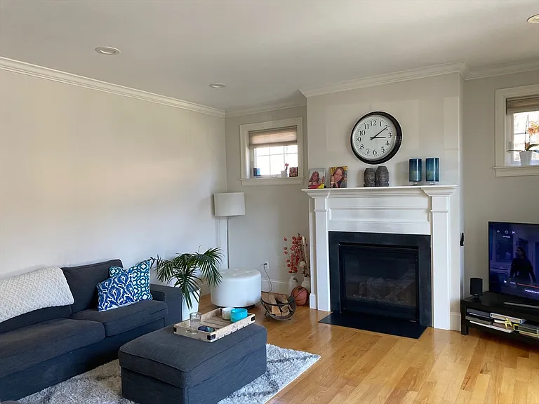 896 Chestnut St #896 — Photo 6