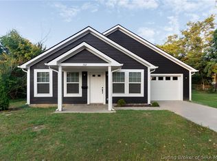 102 Winthrop Ave, Charlestown, IN 47111