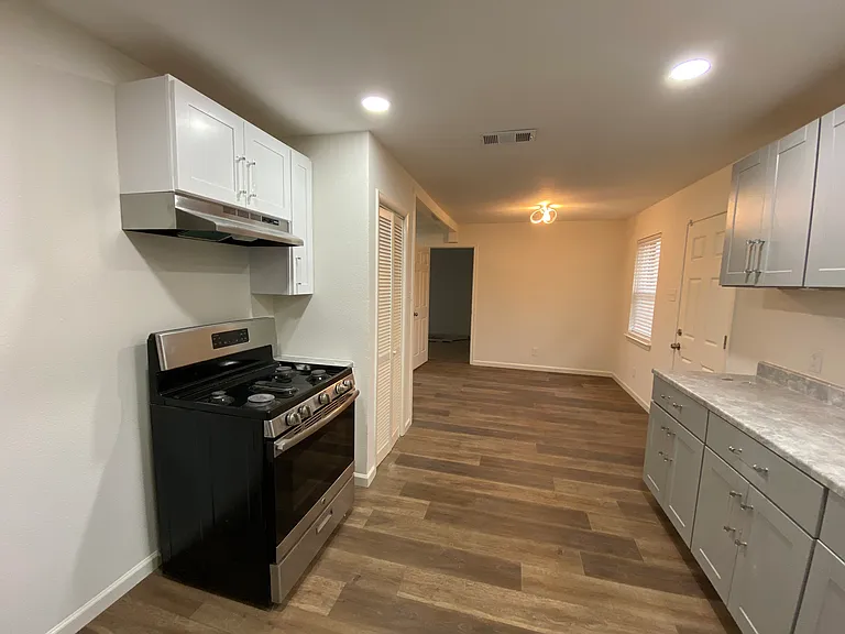 10106 Brockbank Dr — Photo 4