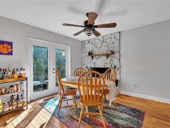 5th image of 919 Berkeley Dr