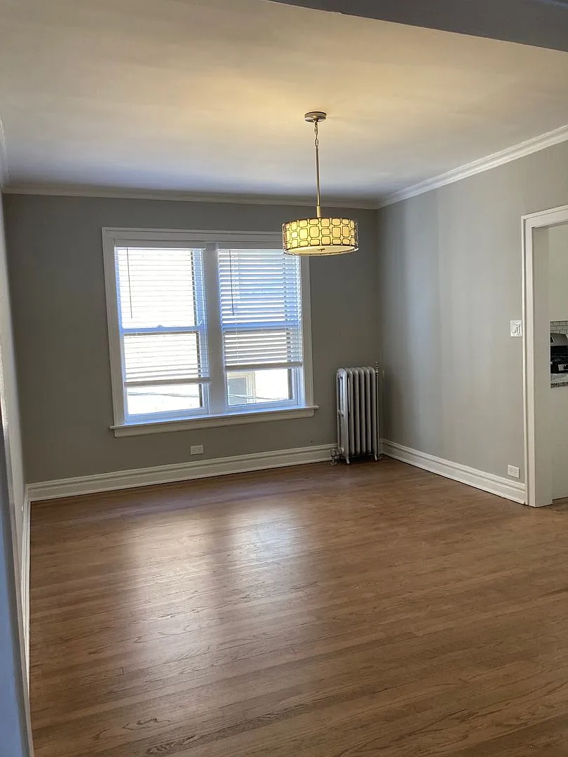 Sunny & Spacious Deluxe Edgewater One Bedroom Apartment - Cats Welcome! — Photo 4
