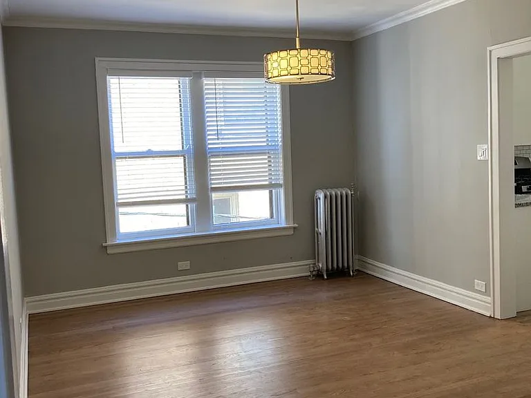 1605 W Thome Ave #2 — Photo 4