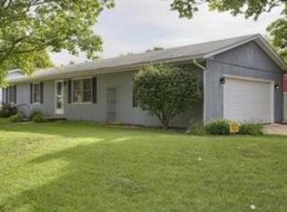 1712 Stratford Dr, Champaign, IL 61821