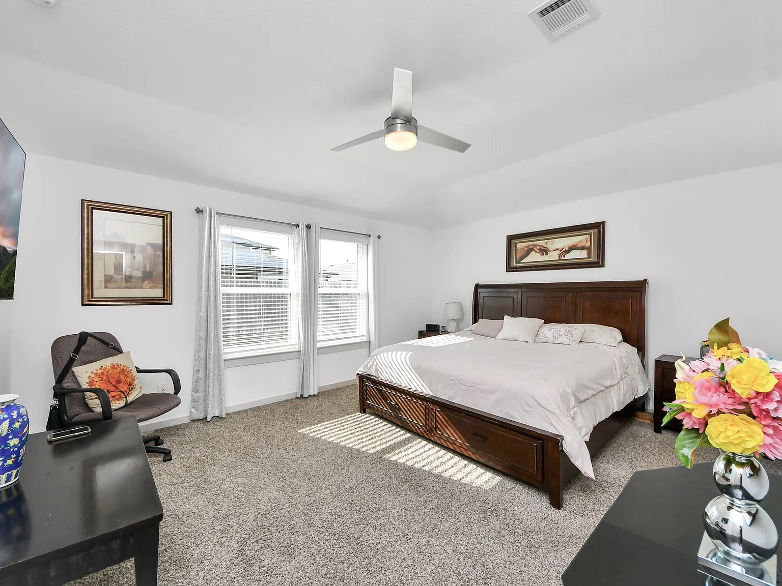 4 bed, 2.0 bath, 1876 sqft, $2,400 — Photo 3