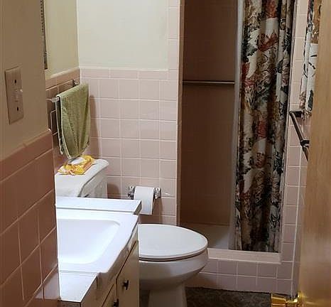 5th image of 1012 W Cornelia Ave