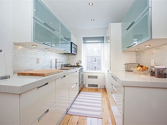 2nd image of 7615 35th Ave APT 5K