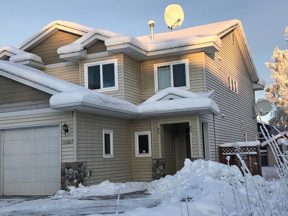 1st image of 1422 28th Ave