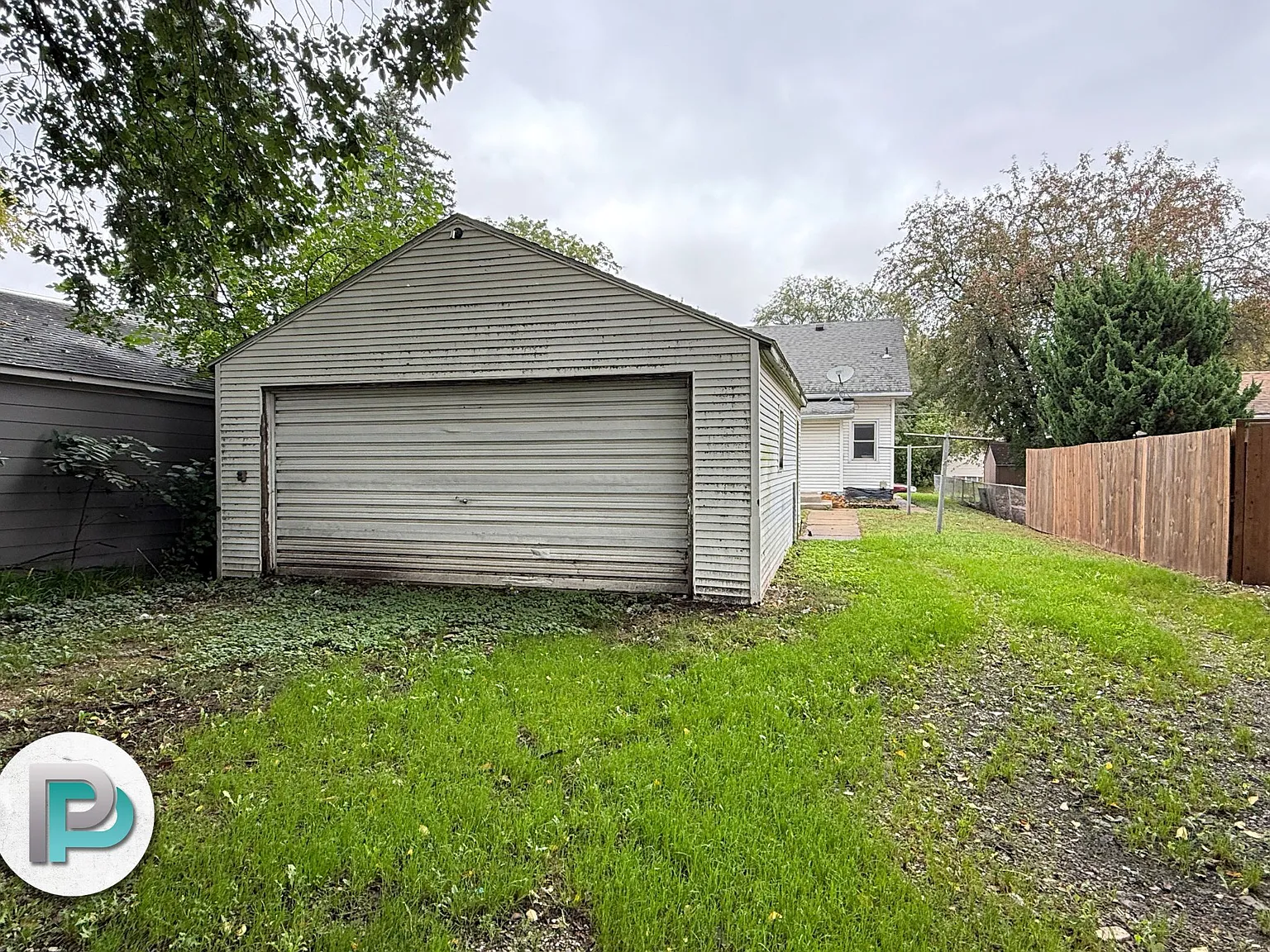 3 bed, 980 sqft, $1,100 — Photo 4