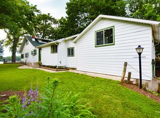 38688 N Beechwood Ave, Spring Grove, IL 60081