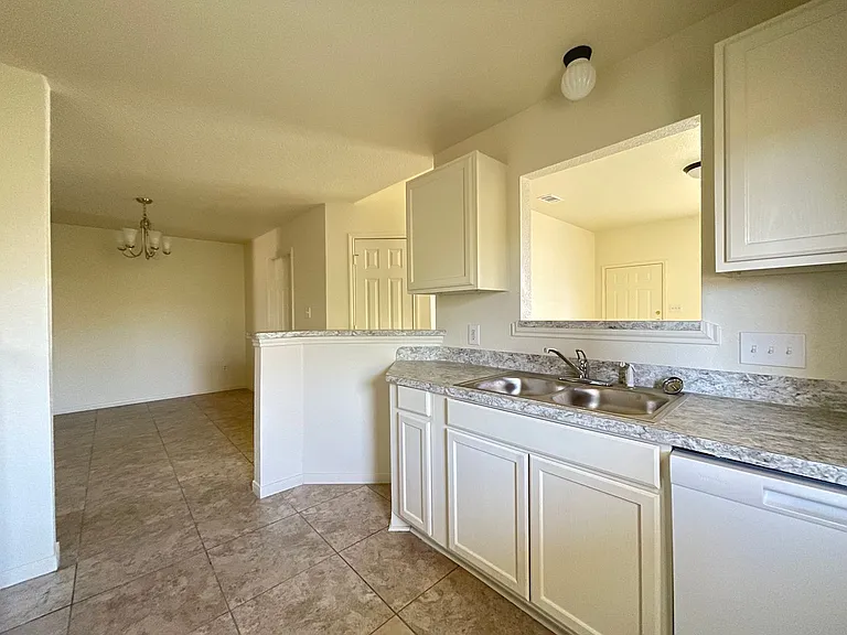 2609 Vernice Loop — Photo 5