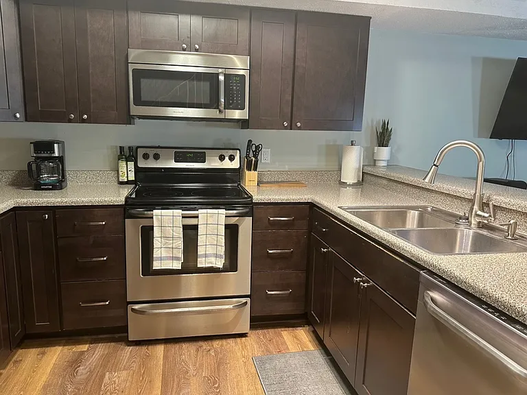 365 W Illinois Ave #20 — Photo 2