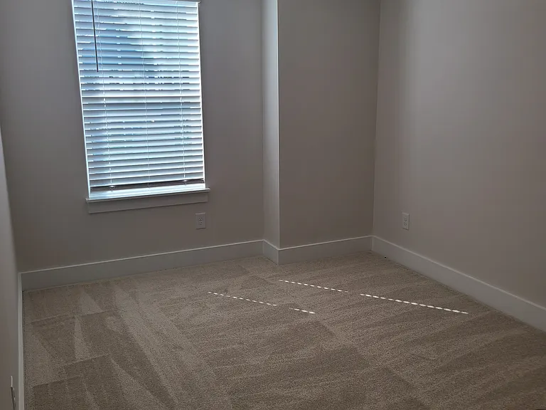 546 W Norvell Ct — Photo 8