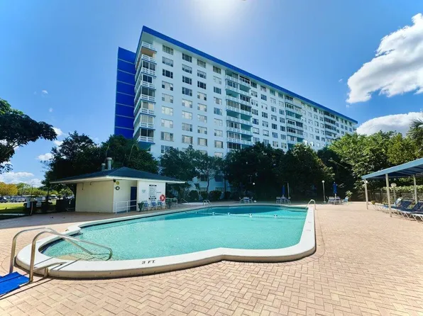 4001 Hillcrest Drive #715, Hollywood, FL 33021