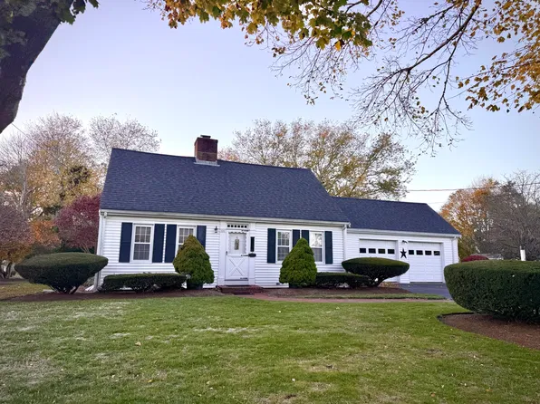 121 Allen Avenue, Falmouth, MA 02540